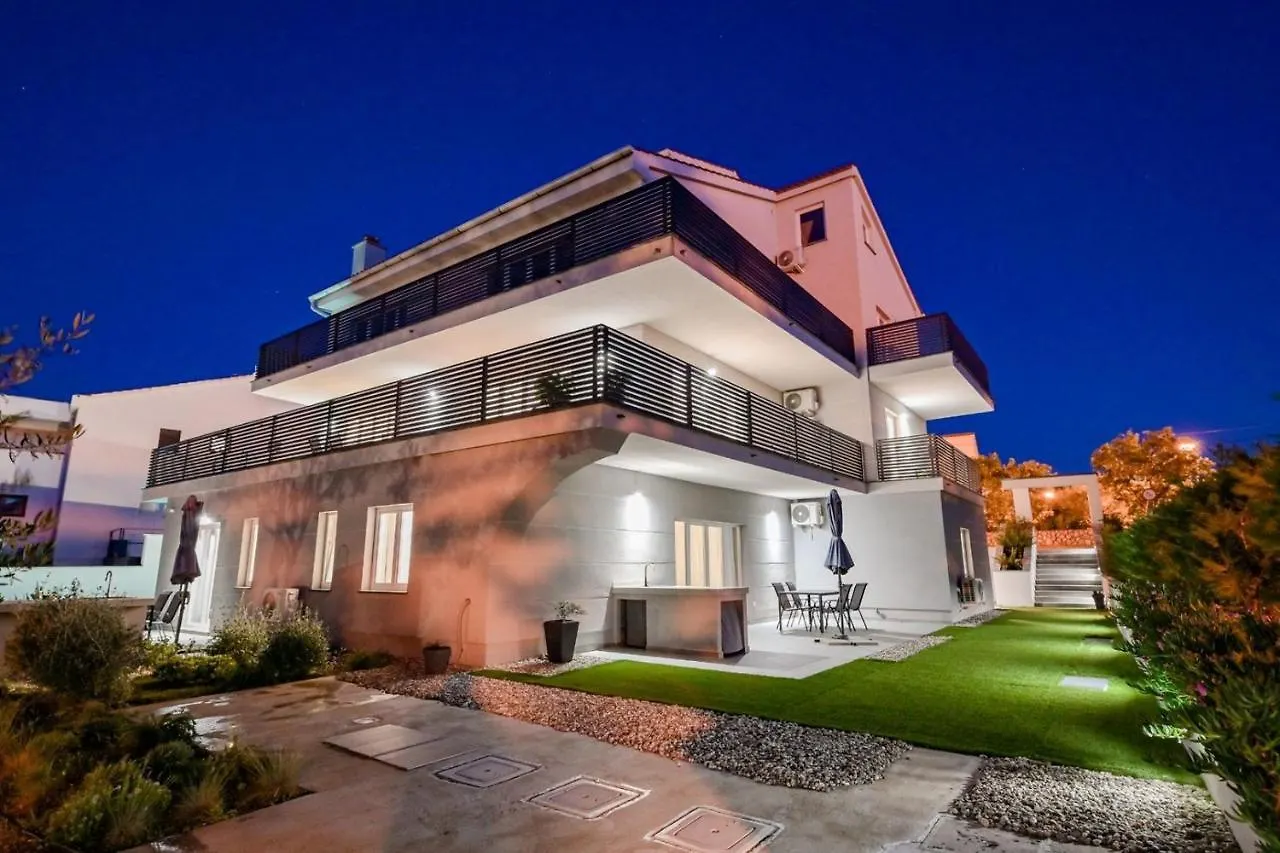 Luxury Apartments Villa Lacrima Šilo